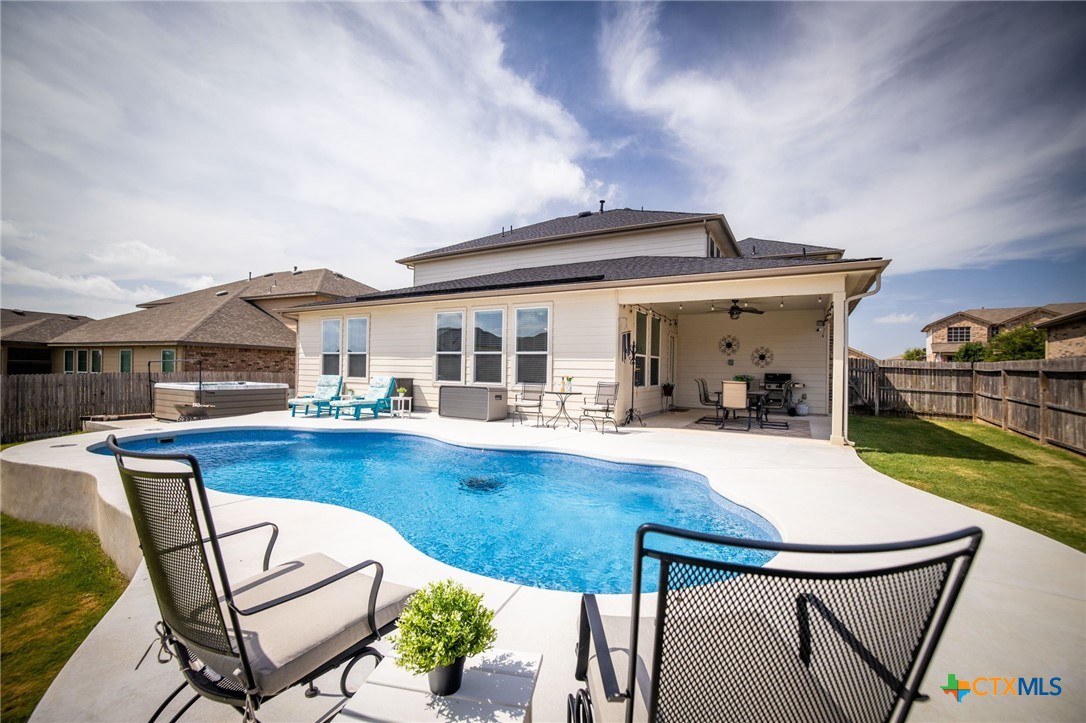 124 White Rock Property Photo 1