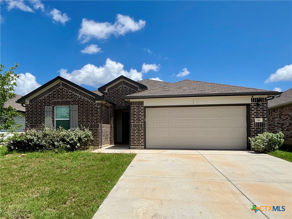 941 Armadillo Drive Property Photo 1