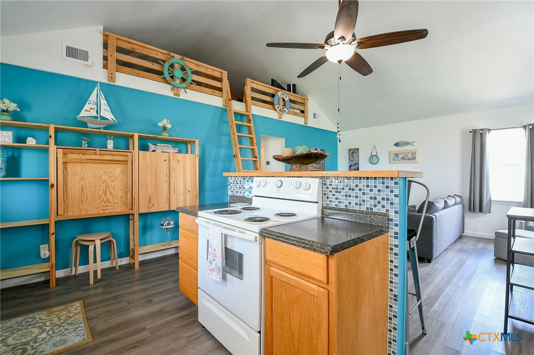 612 Tarpon Drive Property Photo 10