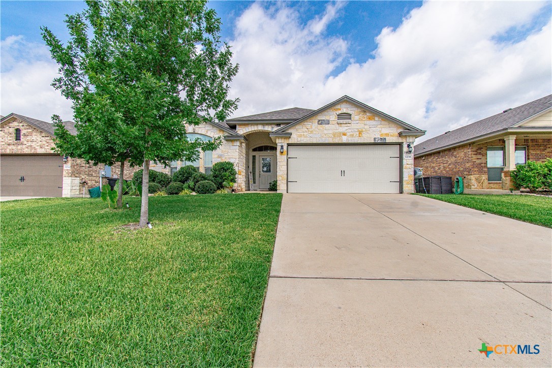 1238 Juneberry Park Drive Property Photo 1