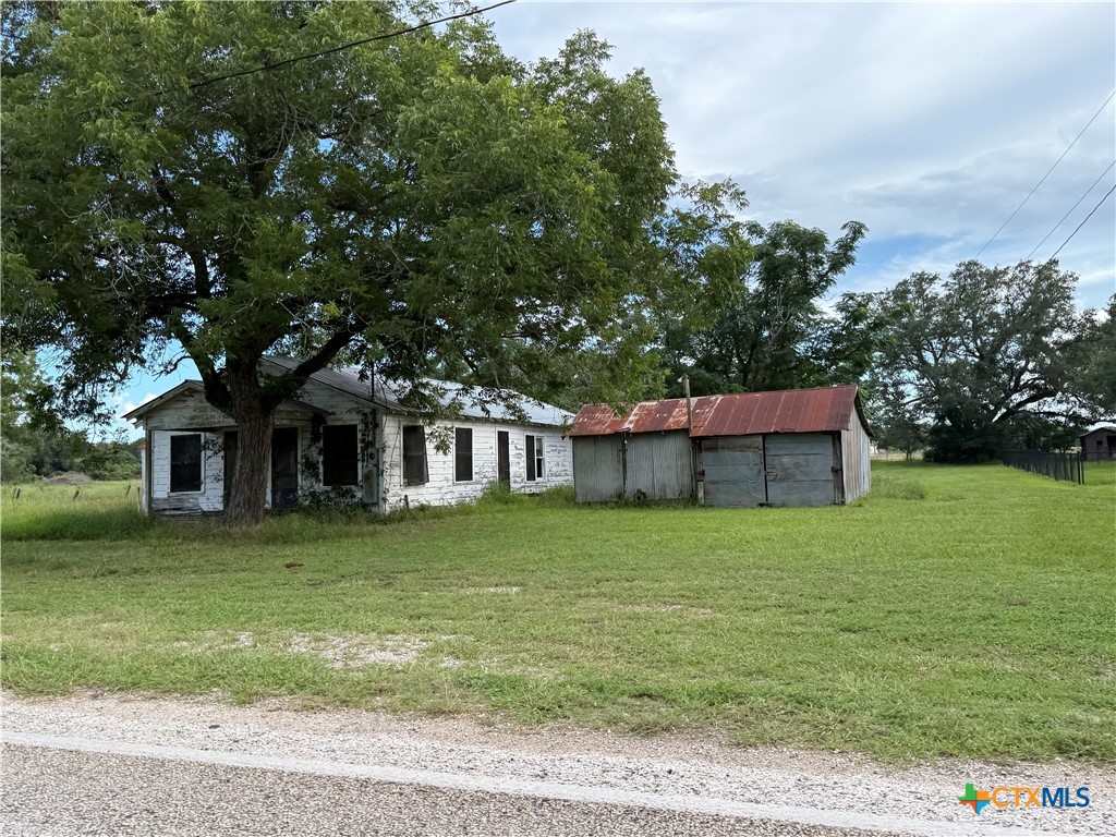 484 Fm 444 Property Photo