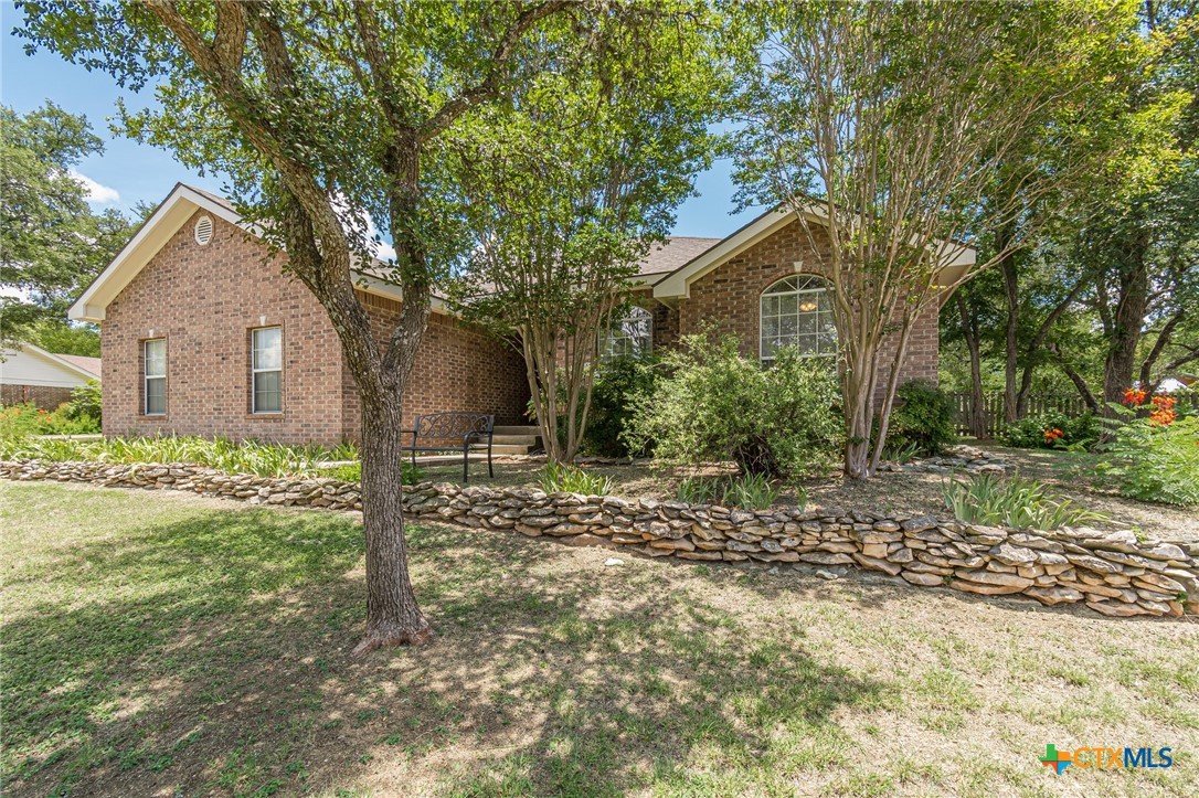 127 Maple Drive Property Photo 1