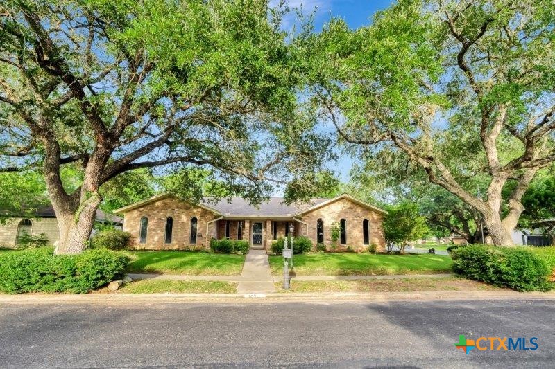 102 Lamorak Street Property Photo 1
