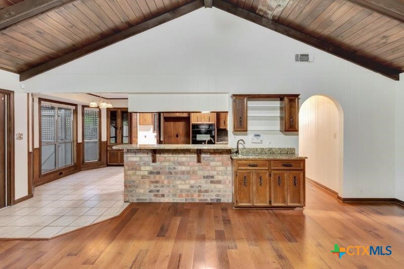 102 Lamorak Street Property Photo 6