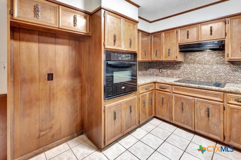 102 Lamorak Street Property Photo 11