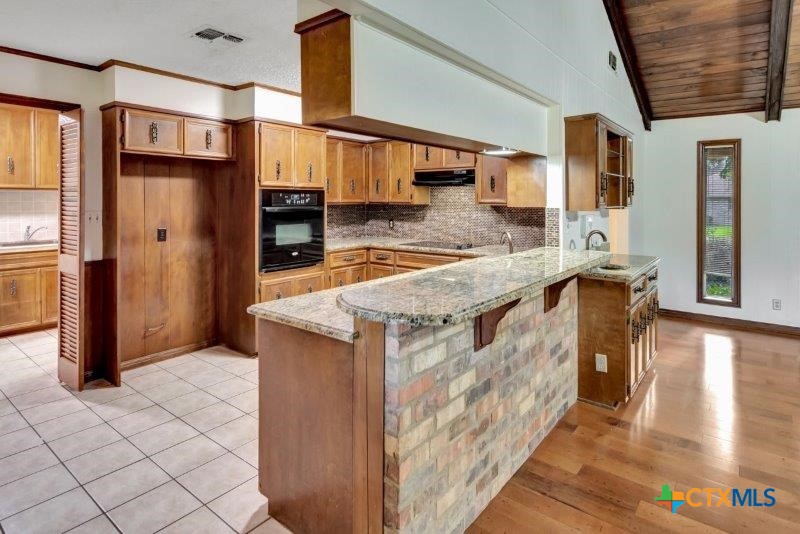 102 Lamorak Street Property Photo 15
