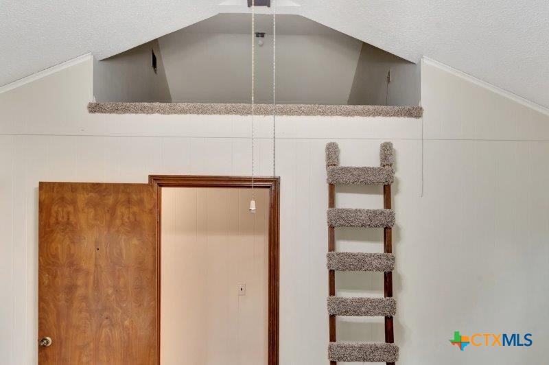 102 Lamorak Street Property Photo 31