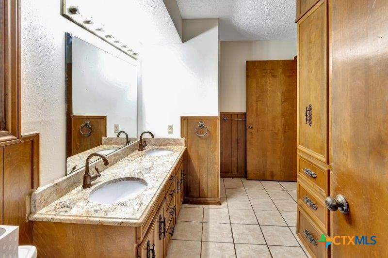 102 Lamorak Street Property Photo 36