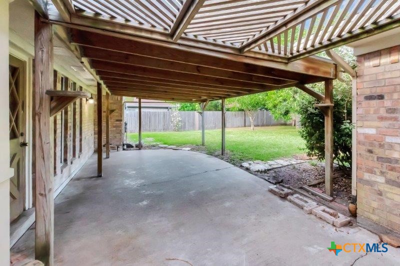 102 Lamorak Street Property Photo 39