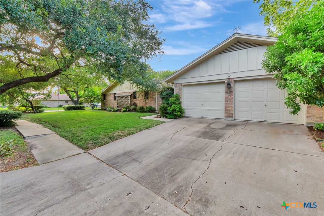 102 Lamorak Street Property Photo 47