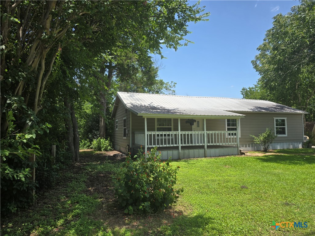 1210 W Clark Street Property Photo 1