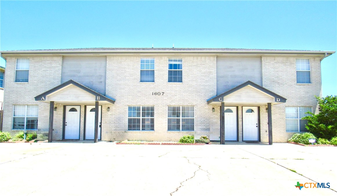 1607 Dugger Circle