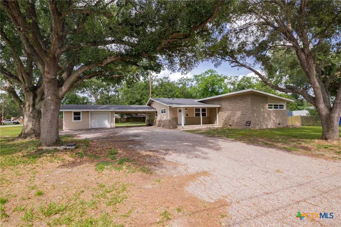 612 Flournoy Street Property Photo 1