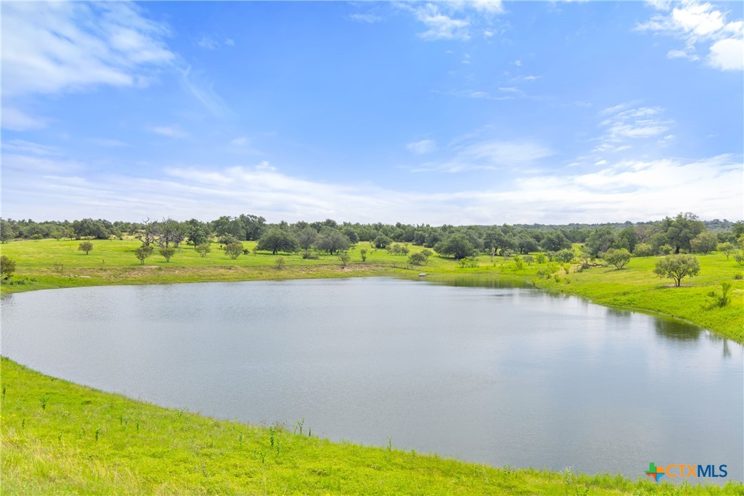 9069-86 Ranch Road 1323