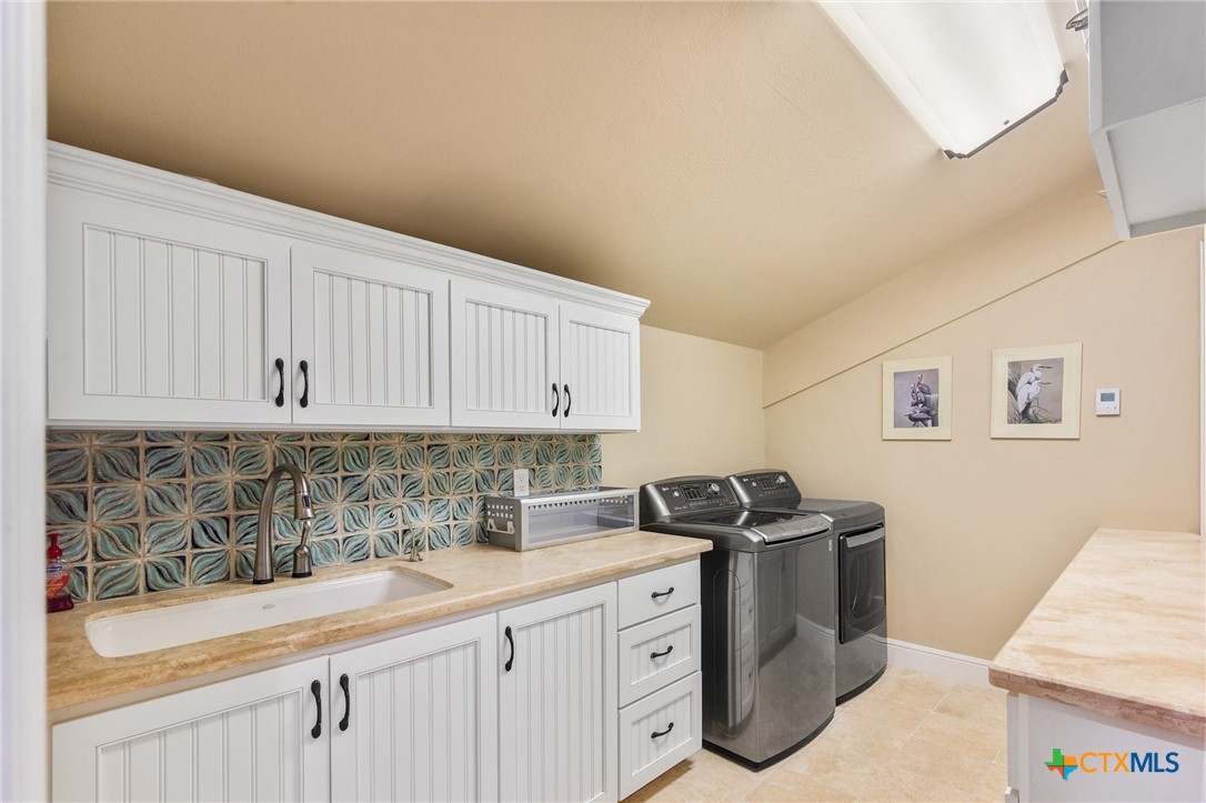 2133 W Maple Street Property Photo 15