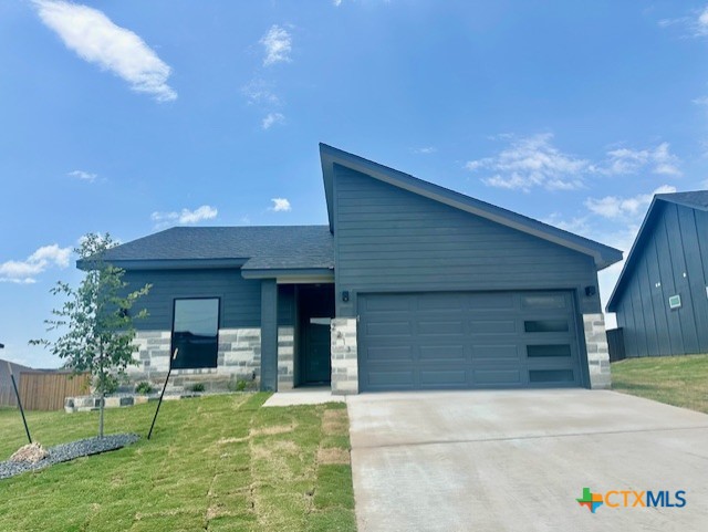 2213 Wooster Property Photo 1