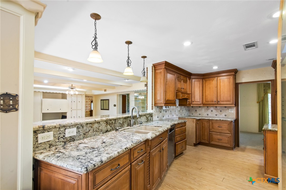 1101 Clark Street Property Photo 19
