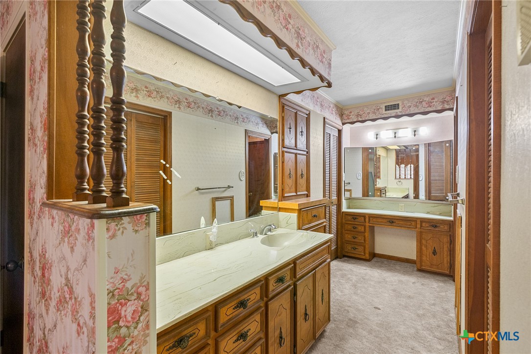 1101 Clark Street Property Photo 22