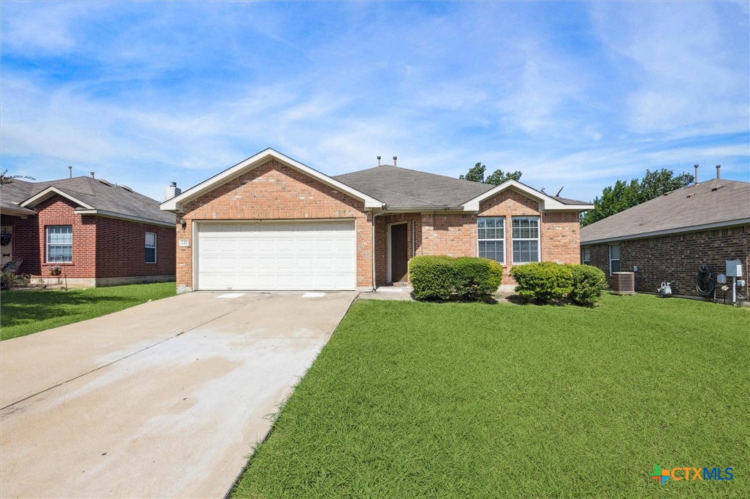 227 N Ashwood Property Photo 1