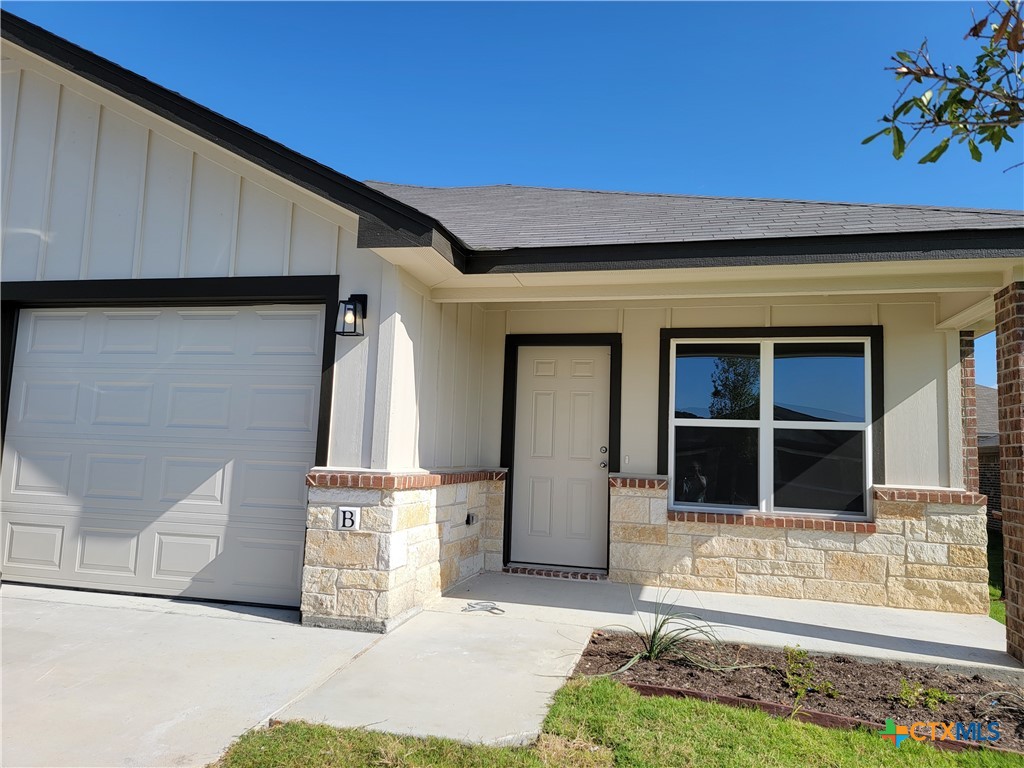 122 Wind Ridge Drive B Property Photo 1