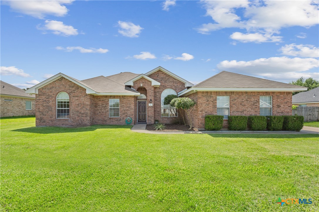 201 River Springs Parkway Property Photo 1