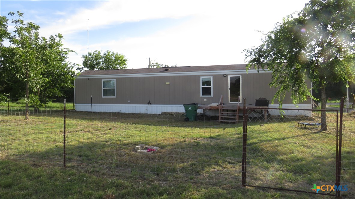 400 W Railway Street Property Photo 1