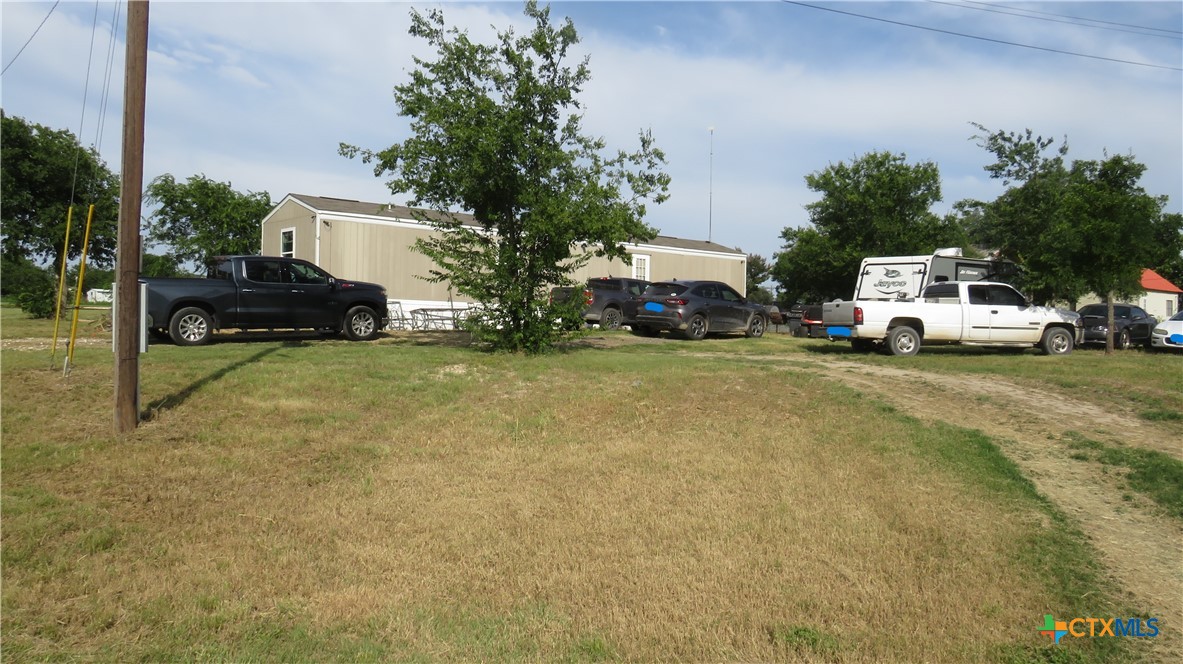 400 W Railway Street Property Photo 9
