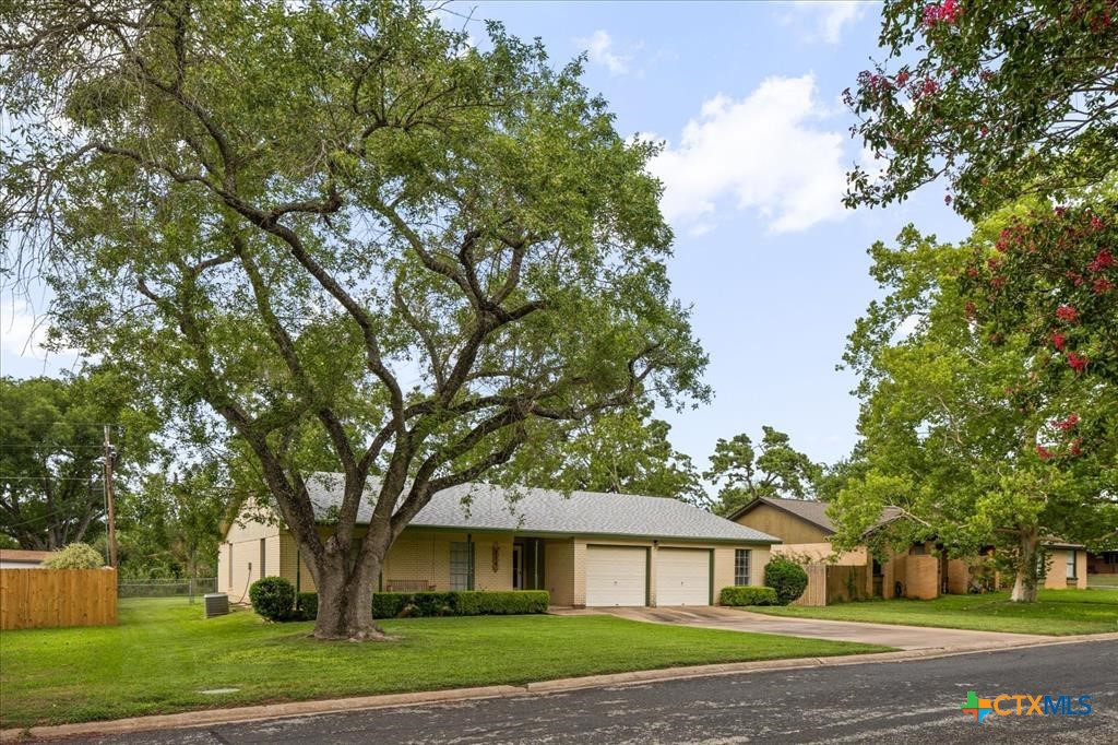 114 Pecan Drive Property Photo 1