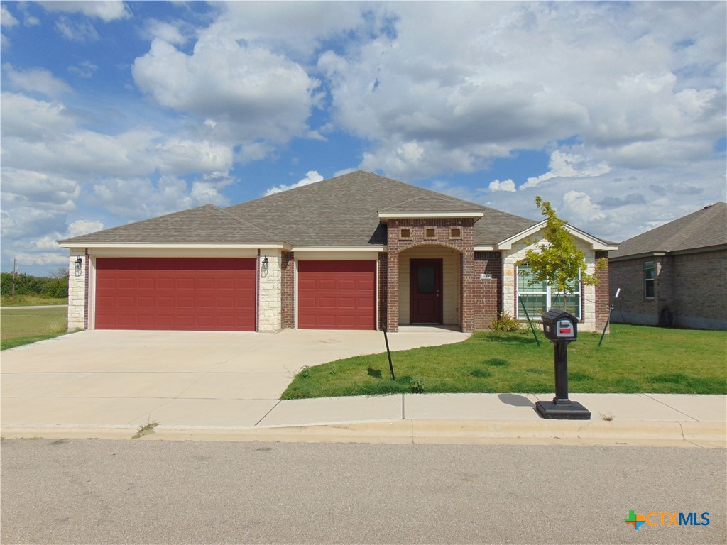 813 Galloway Drive Property Photo 1