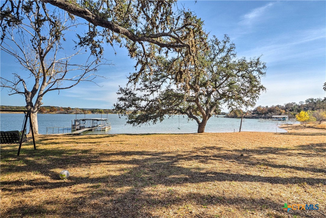 210 Lake Loop Property Photo 1