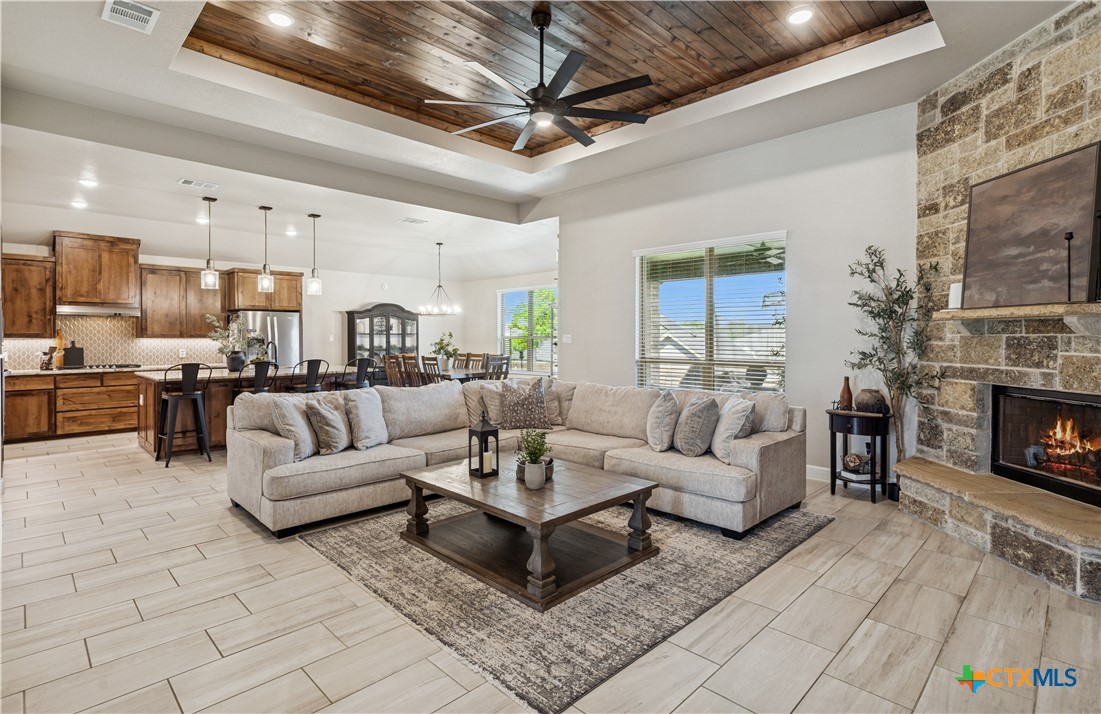 3015 Whitetail Trail Property Photo 1