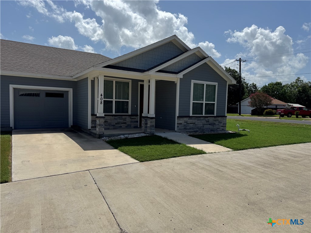 408 W Crestwood Drive B Property Photo 1