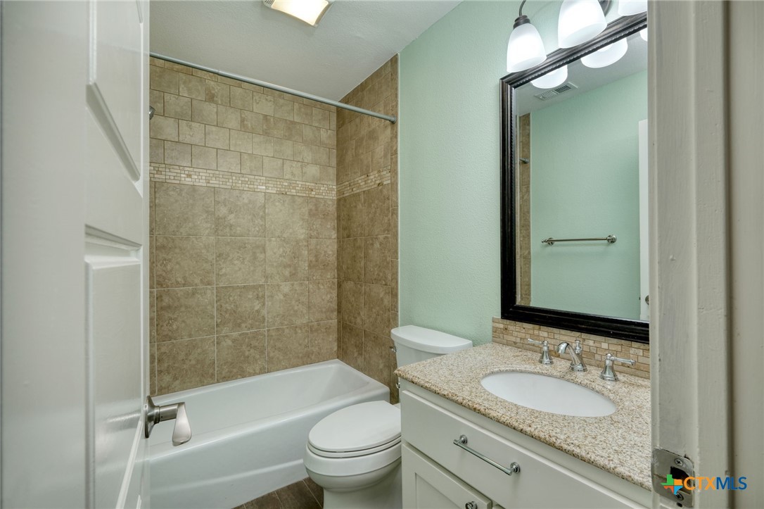6702 Colina Lane Property Photo 10