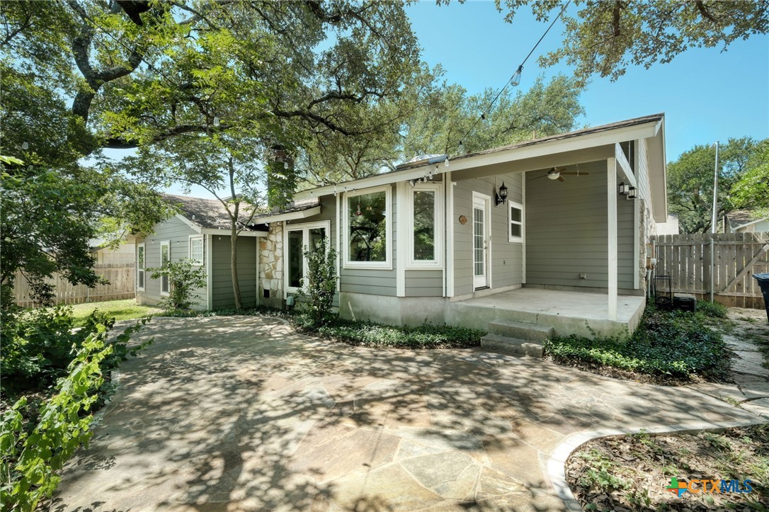 6702 Colina Lane Property Photo 12