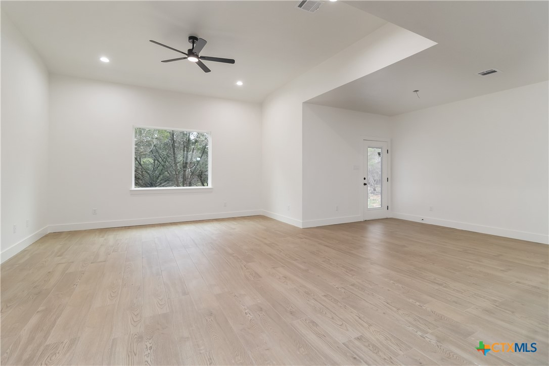 12 Meadow Oak Court Property Photo 27