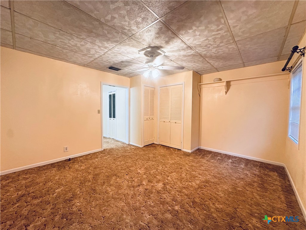 421 N Avenue G Property Photo 17