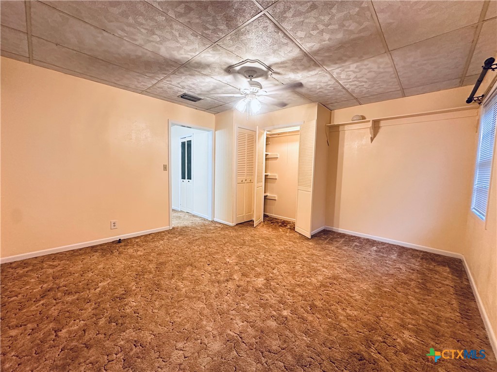 421 N Avenue G Property Photo 18