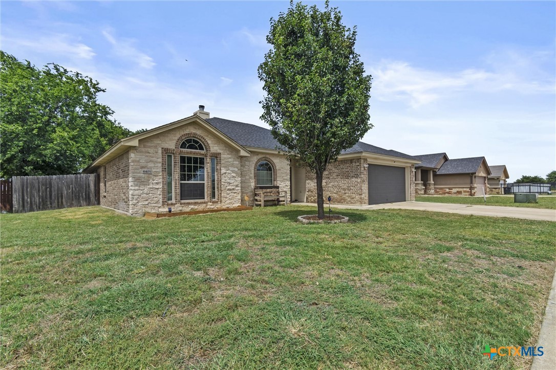 6405 Deorsam Loop Property Photo 3