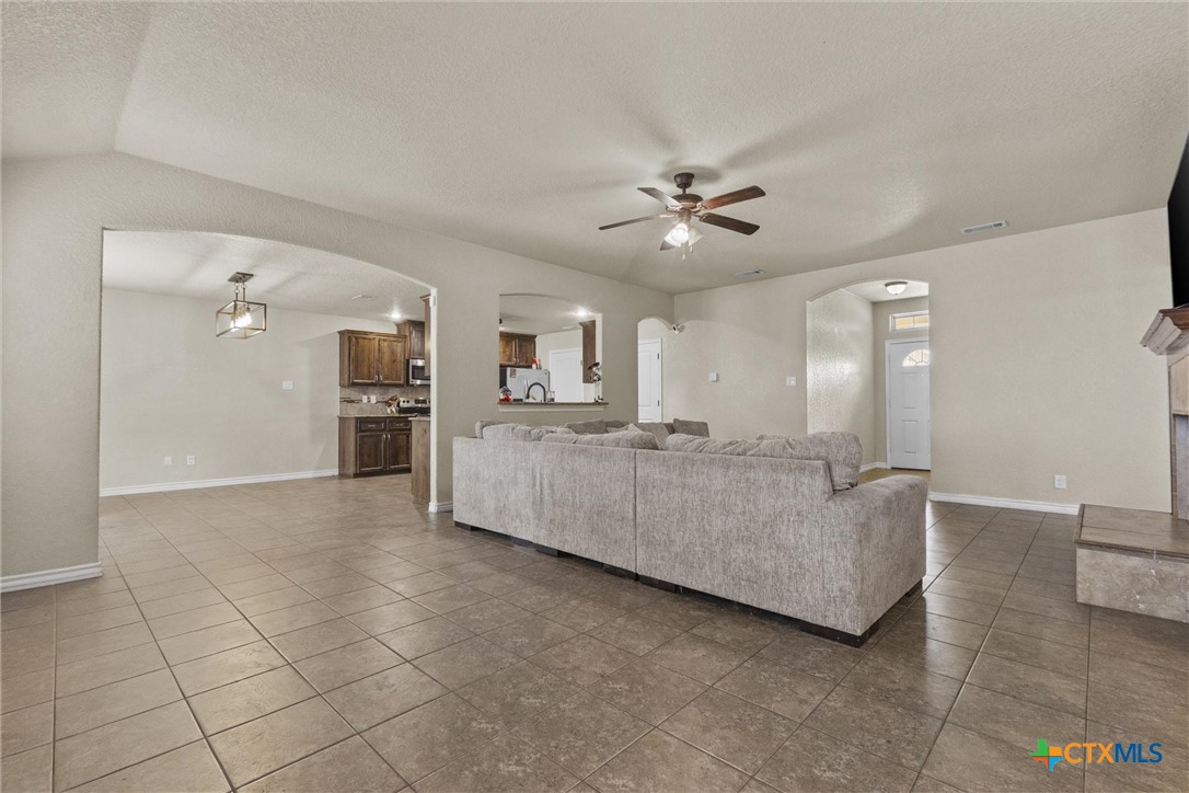 6405 Deorsam Loop Property Photo 6