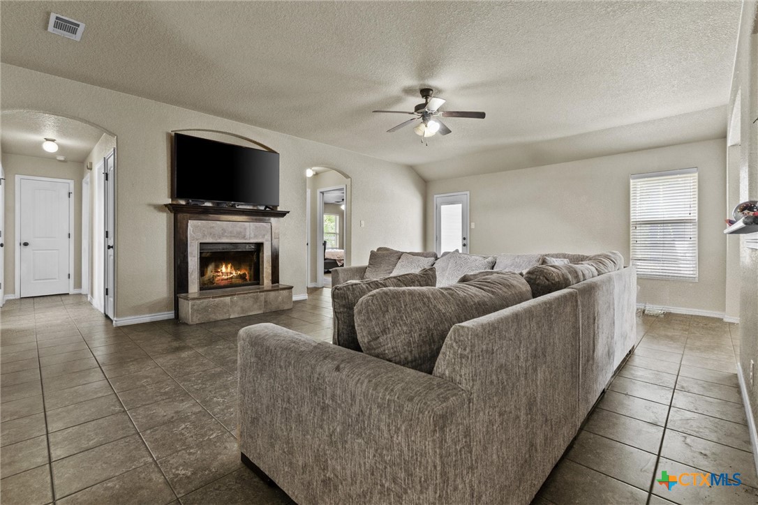 6405 Deorsam Loop Property Photo 9