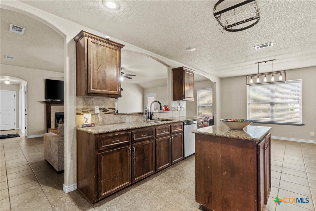 6405 Deorsam Loop Property Photo 13