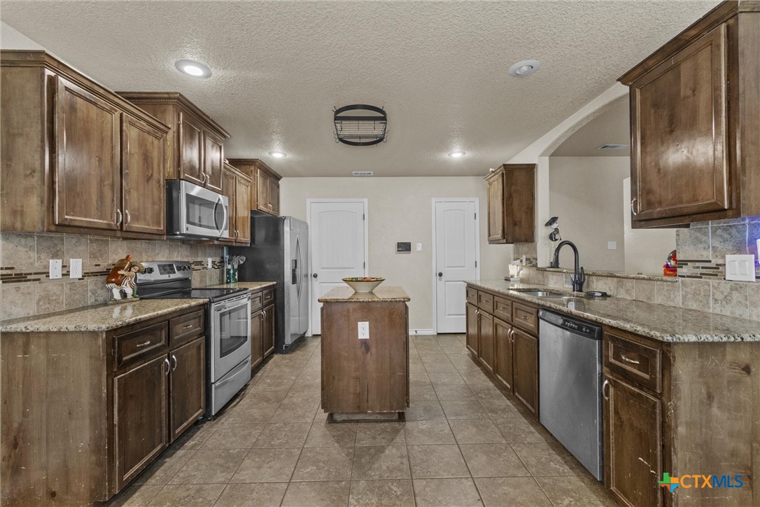 6405 Deorsam Loop Property Photo 18