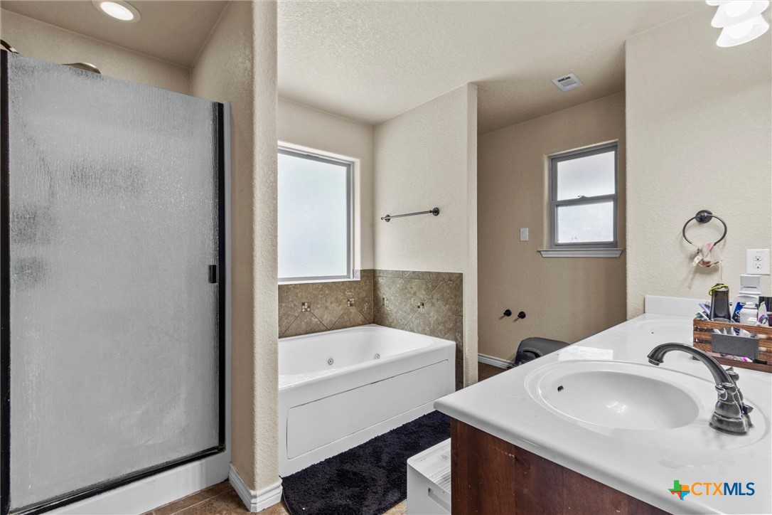 6405 Deorsam Loop Property Photo 26