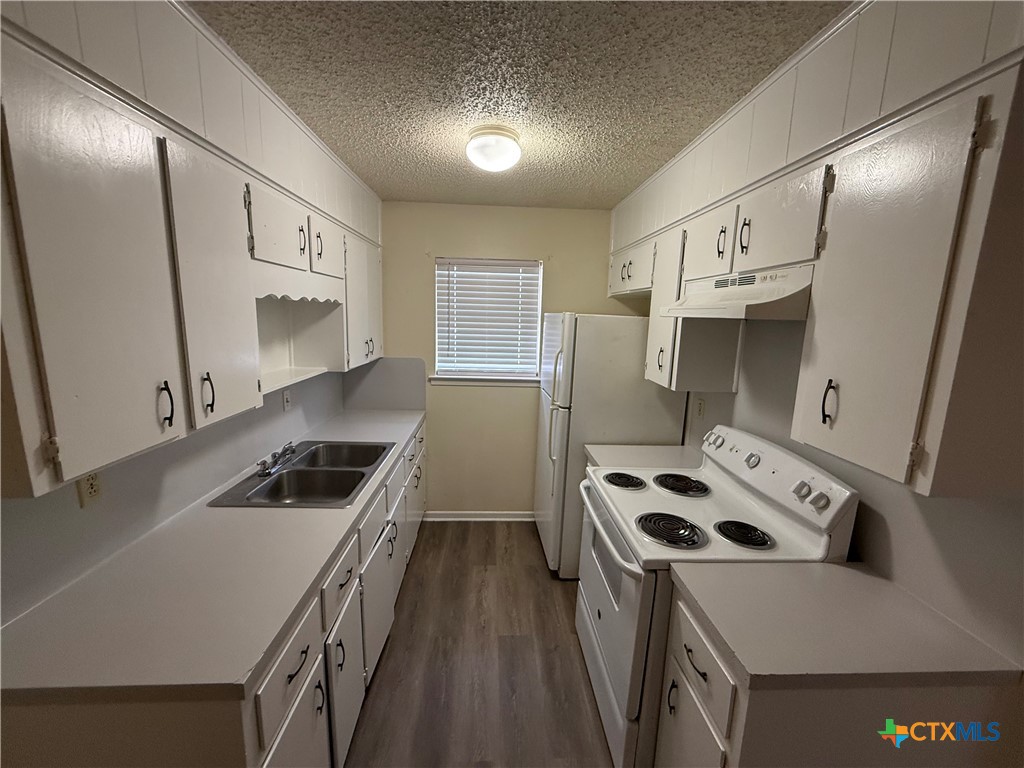 2902 Lake Road 7 Property Photo 4