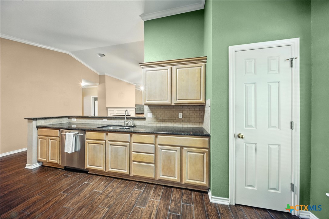 2420 Pin Oak Drive Property Photo 10