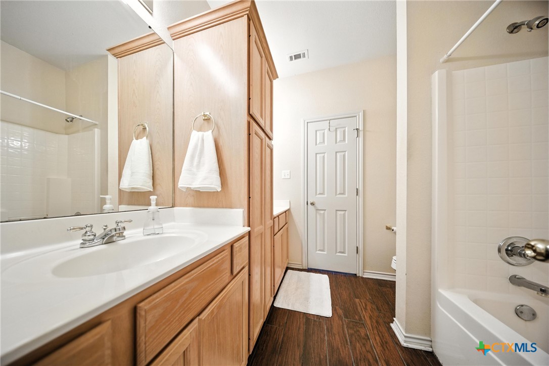 2420 Pin Oak Drive Property Photo 23