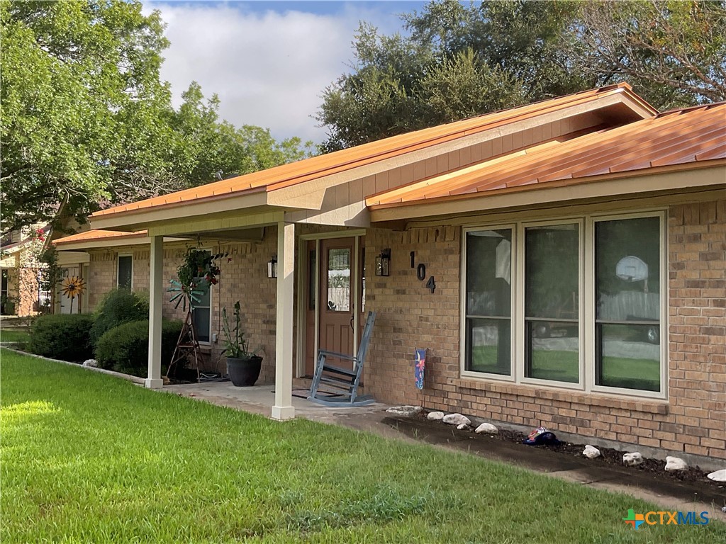 104 Mraz Street Property Photo 1