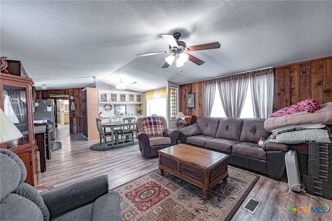 14751 Fm 530 Property Photo 8