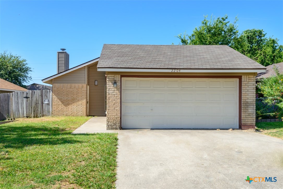 2204 Carousel Drive Property Photo 1