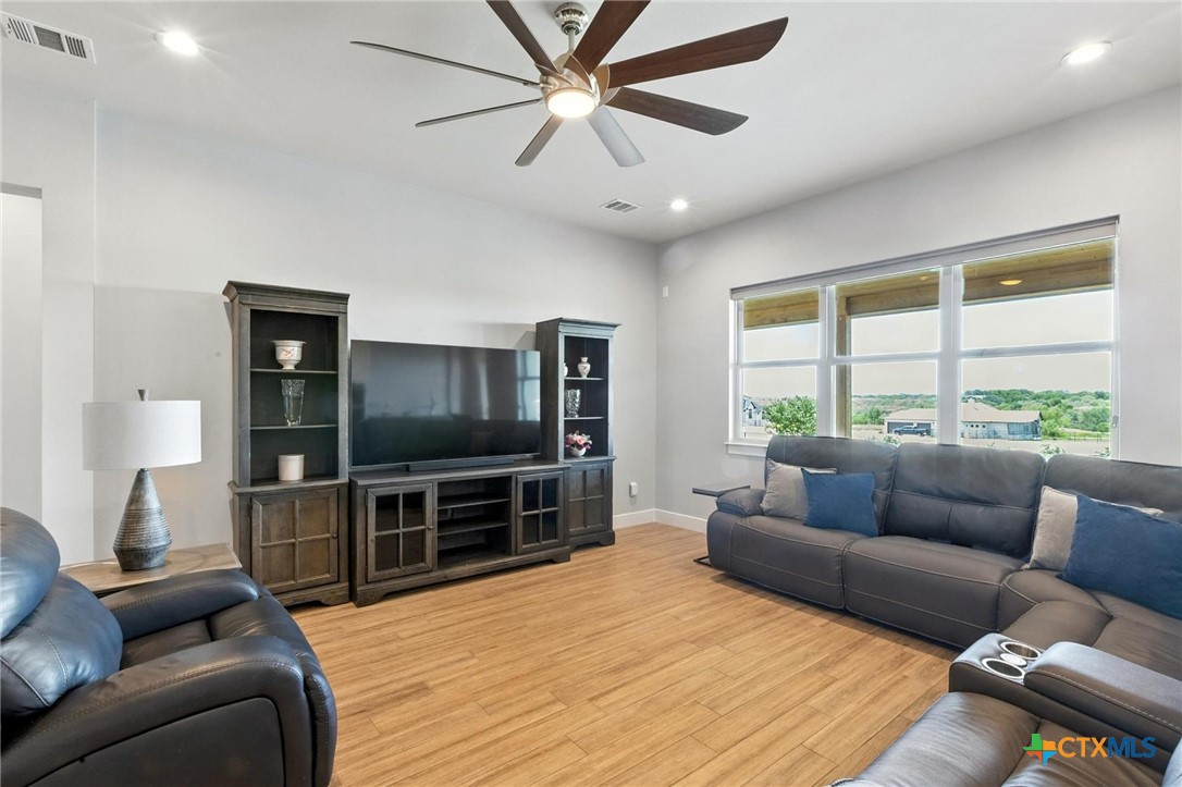 450 Peck Street Property Photo 10